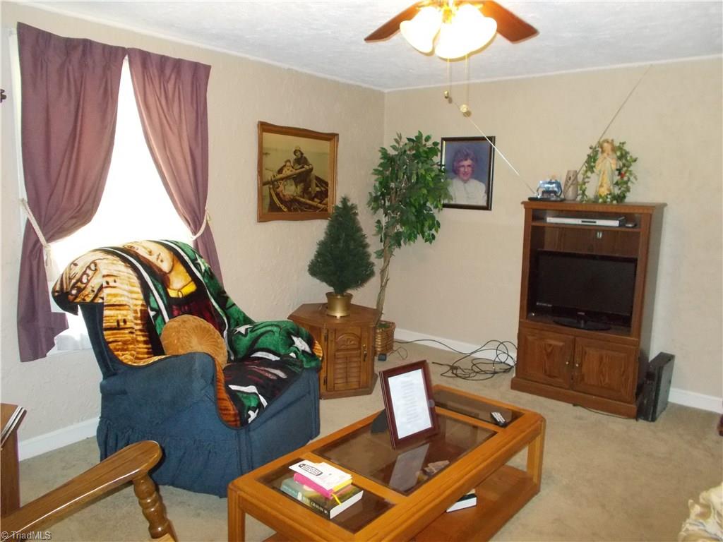 313 Sinclair Avenue High Point, NC 27260 - Photo 5 of 26 Gallery Image 5