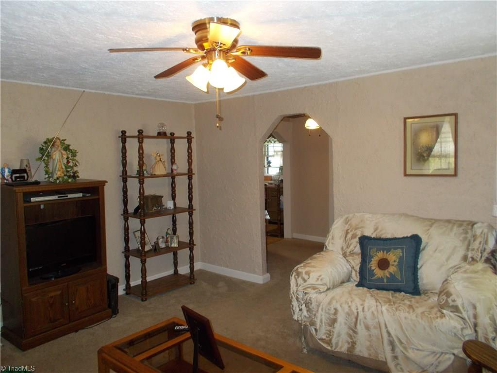 313 Sinclair Avenue High Point, NC 27260 - Photo 6 of 26 Gallery Image 6