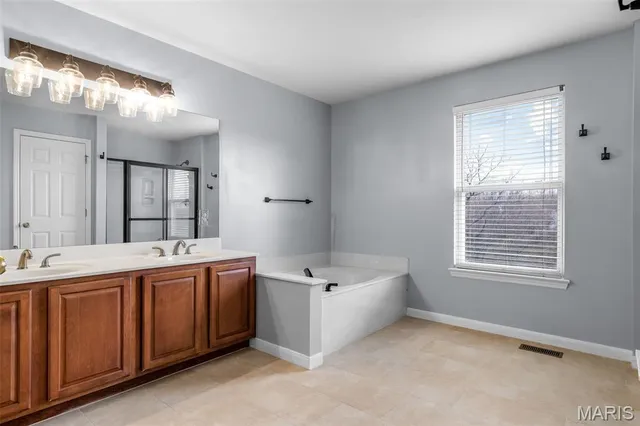 $715,000 | 17635 Westhampton Woods Drive, Wildwood, MO 63005