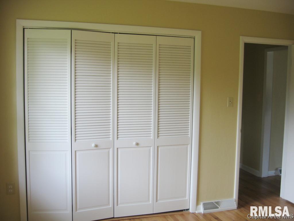 1264 Jeffries Road Springfield, IL 62707 - Photo 12 of 26 Gallery Image 12