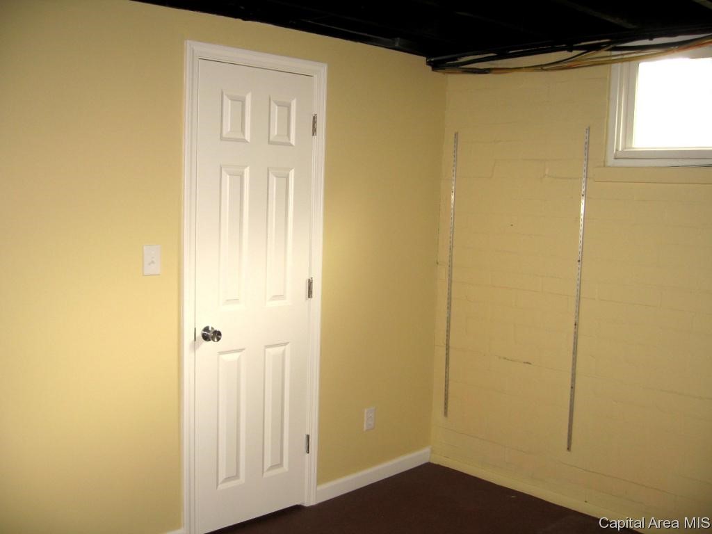 1264 Jeffries Road Springfield, IL 62707 - Photo 16 of 26 Gallery Image 16