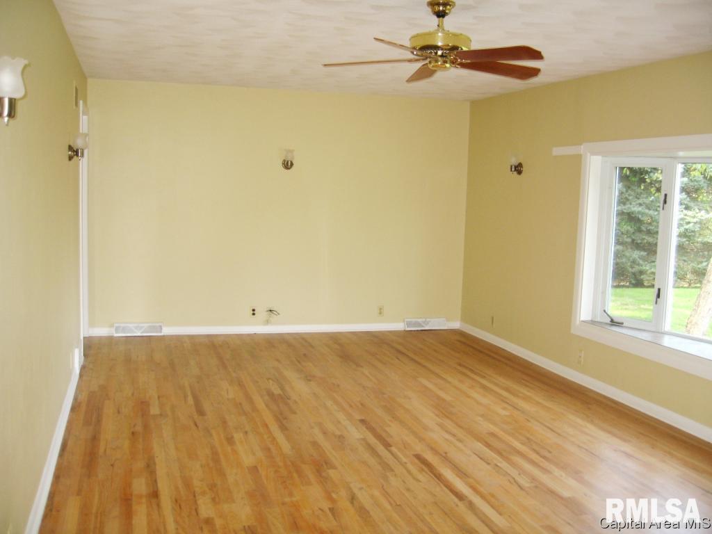 1264 Jeffries Road Springfield, IL 62707 - Photo 3 of 26 Gallery Image 3