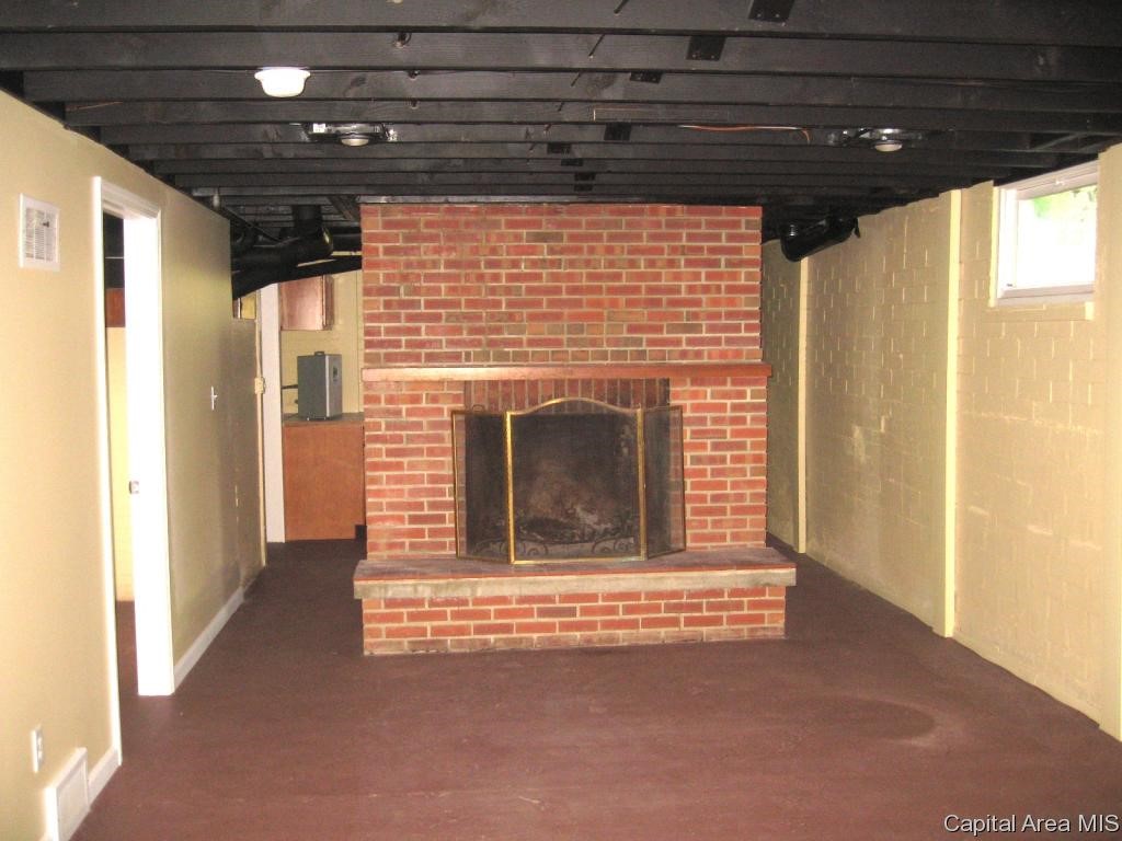 1264 Jeffries Road Springfield, IL 62707 - Photo 5 of 26 Gallery Image 5
