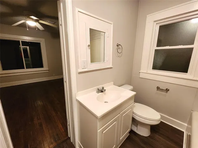 $2,190 | 2114 North Elm Street, Denton, TX 76201