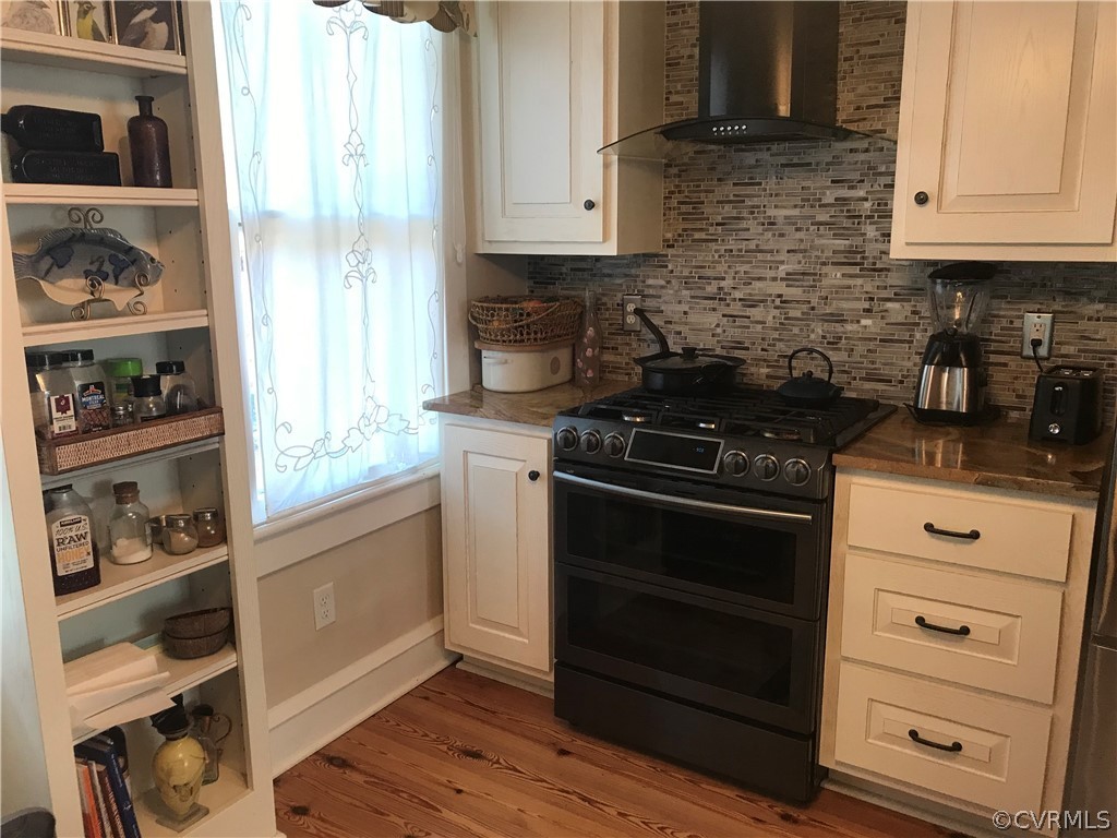 131 Routten Road Hampton, VA 23664 - Photo 10 of 34 Kitchen (view 2)