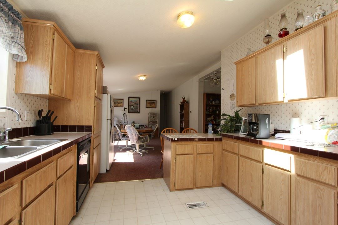 4235 Springdale-Hunters Road Springdale, WA 99173 - Photo 3 of 20