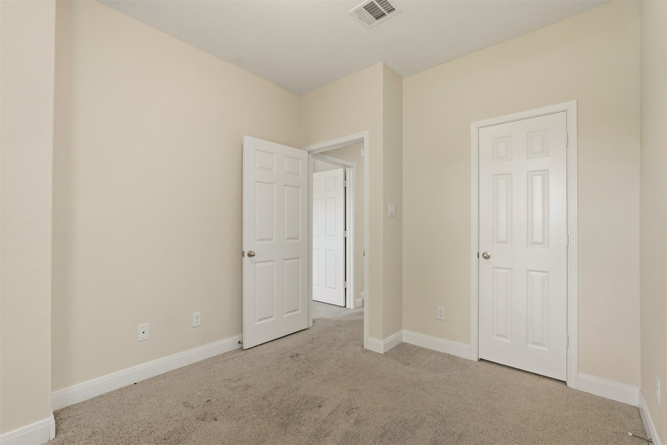2218 Bringhurst Street, Unit B Houston, TX 77026 - Photo 17 of 25 a view of an empty room