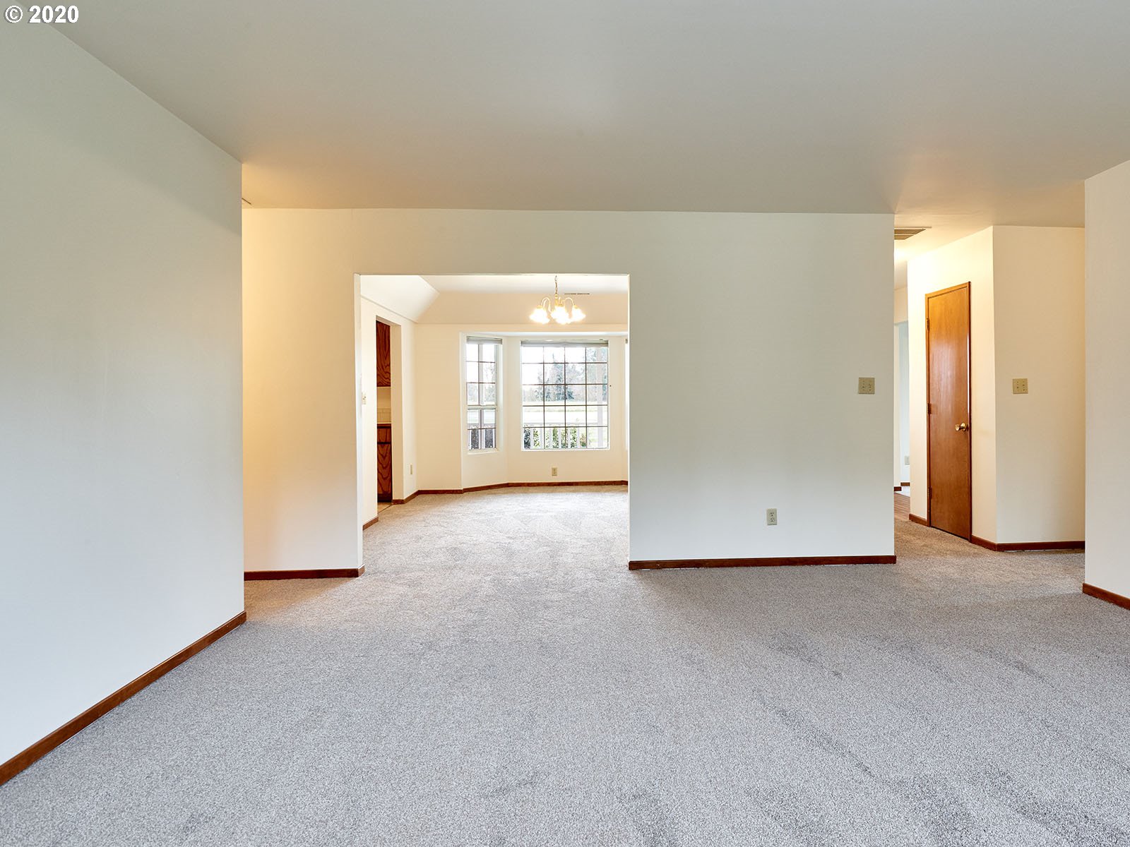 6565 South Whiskey Hill Road Hubbard, OR 97032 - Photo 9 of 32 Gallery Image 9