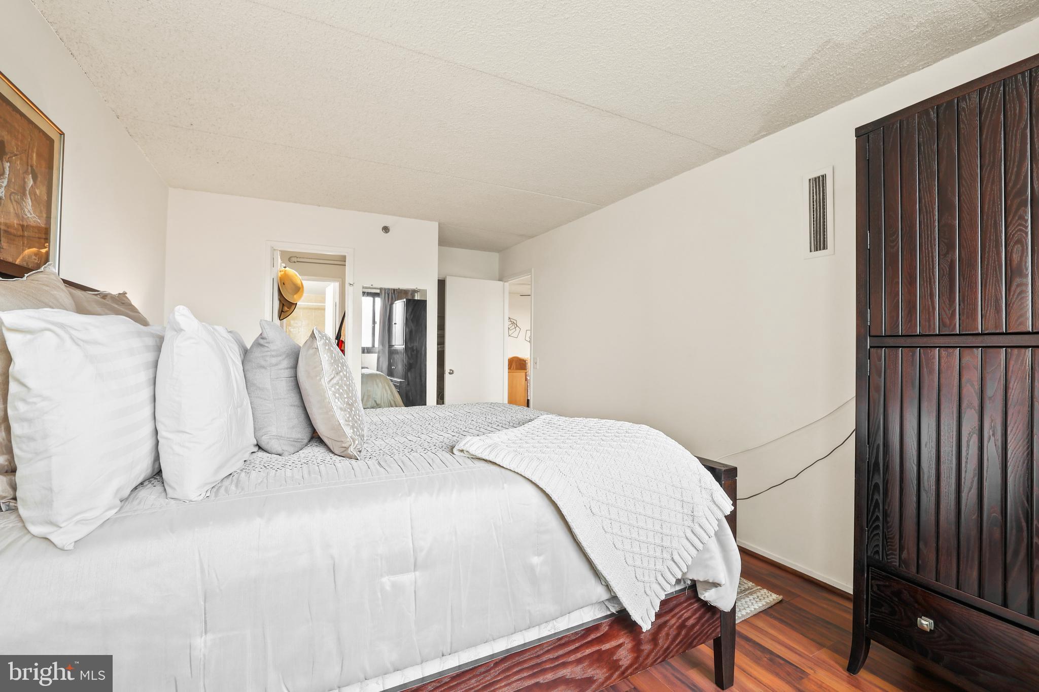 5911 Edsall Road, Unit 805 Alexandria, VA 22304 - Photo 17 of 36