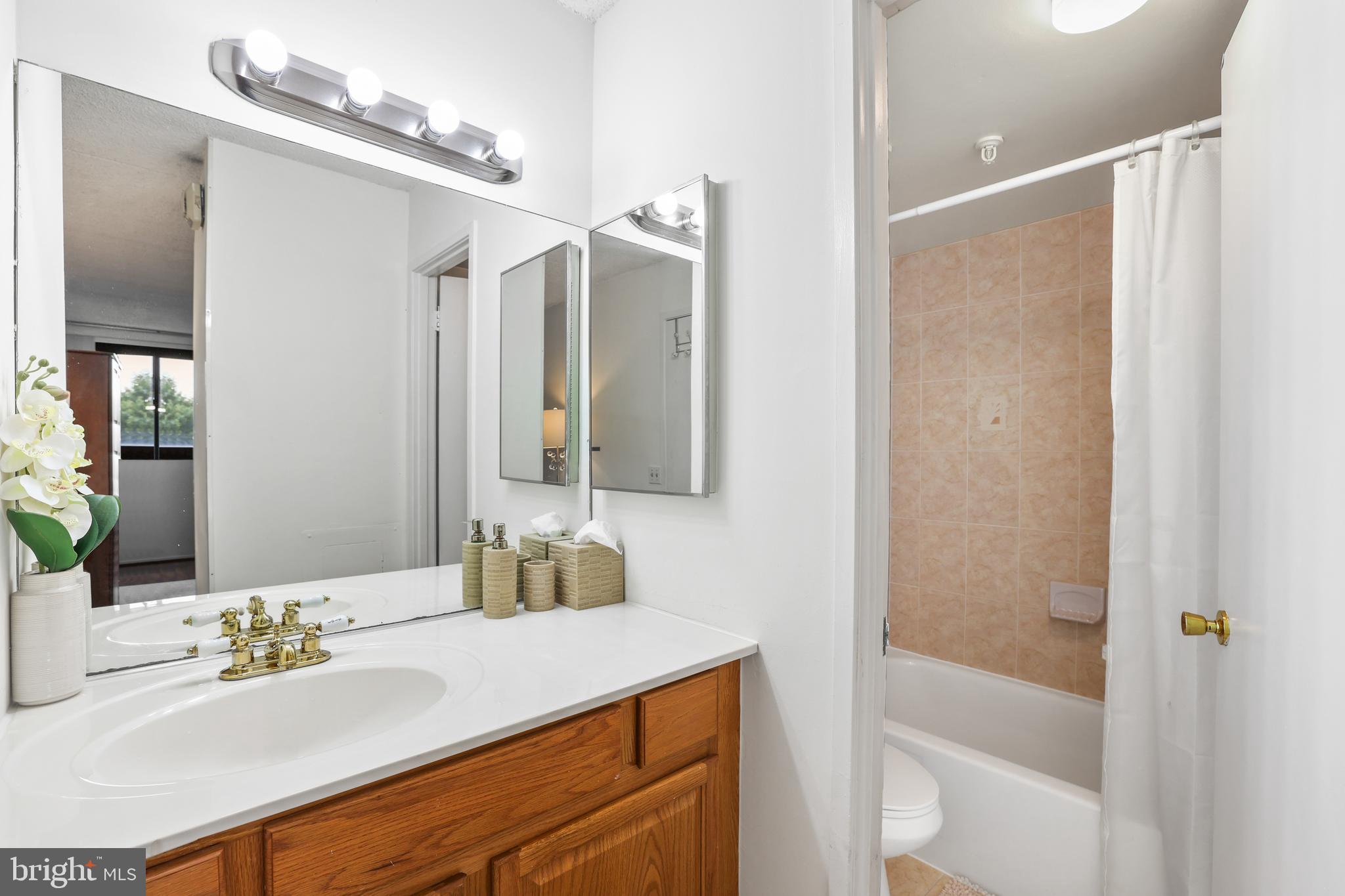 5911 Edsall Road, Unit 805 Alexandria, VA 22304 - Photo 24 of 36