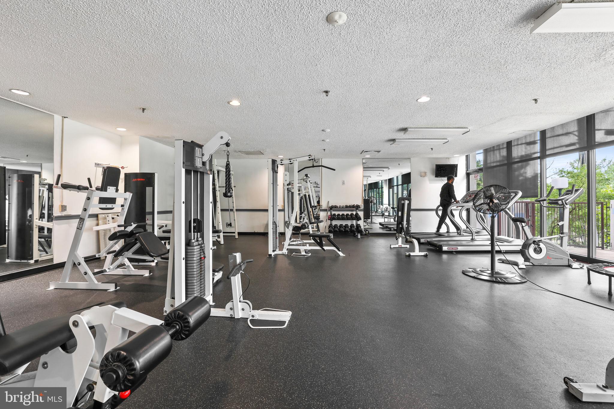 5911 Edsall Road, Unit 805 Alexandria, VA 22304 - Photo 31 of 36