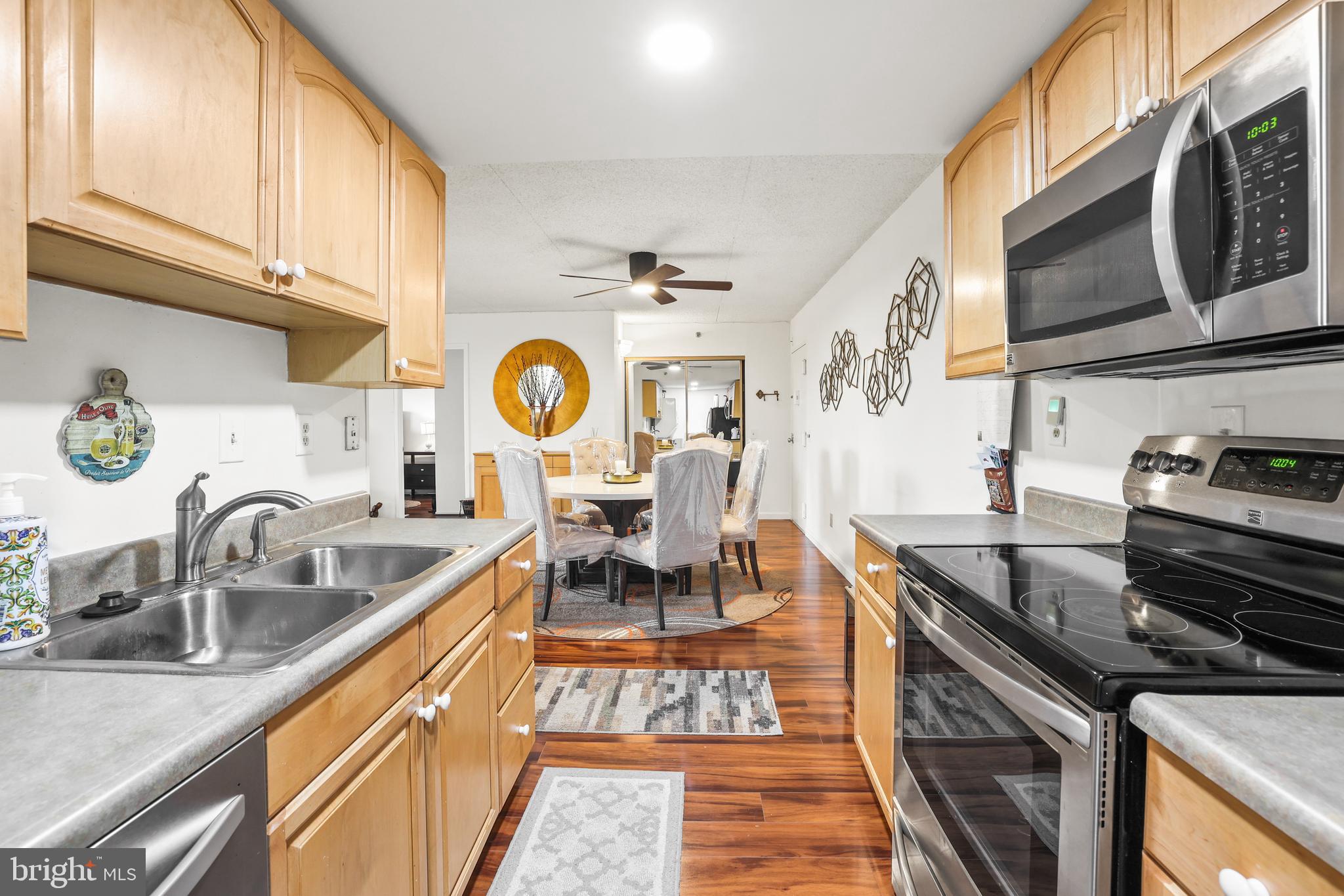 5911 Edsall Road, Unit 805 Alexandria, VA 22304 - Photo 4 of 36