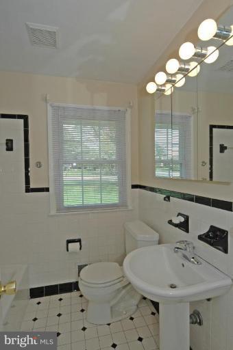 4605 Powder Mill Road Beltsville, MD 20705 - Photo 10 of 13 Bath #1