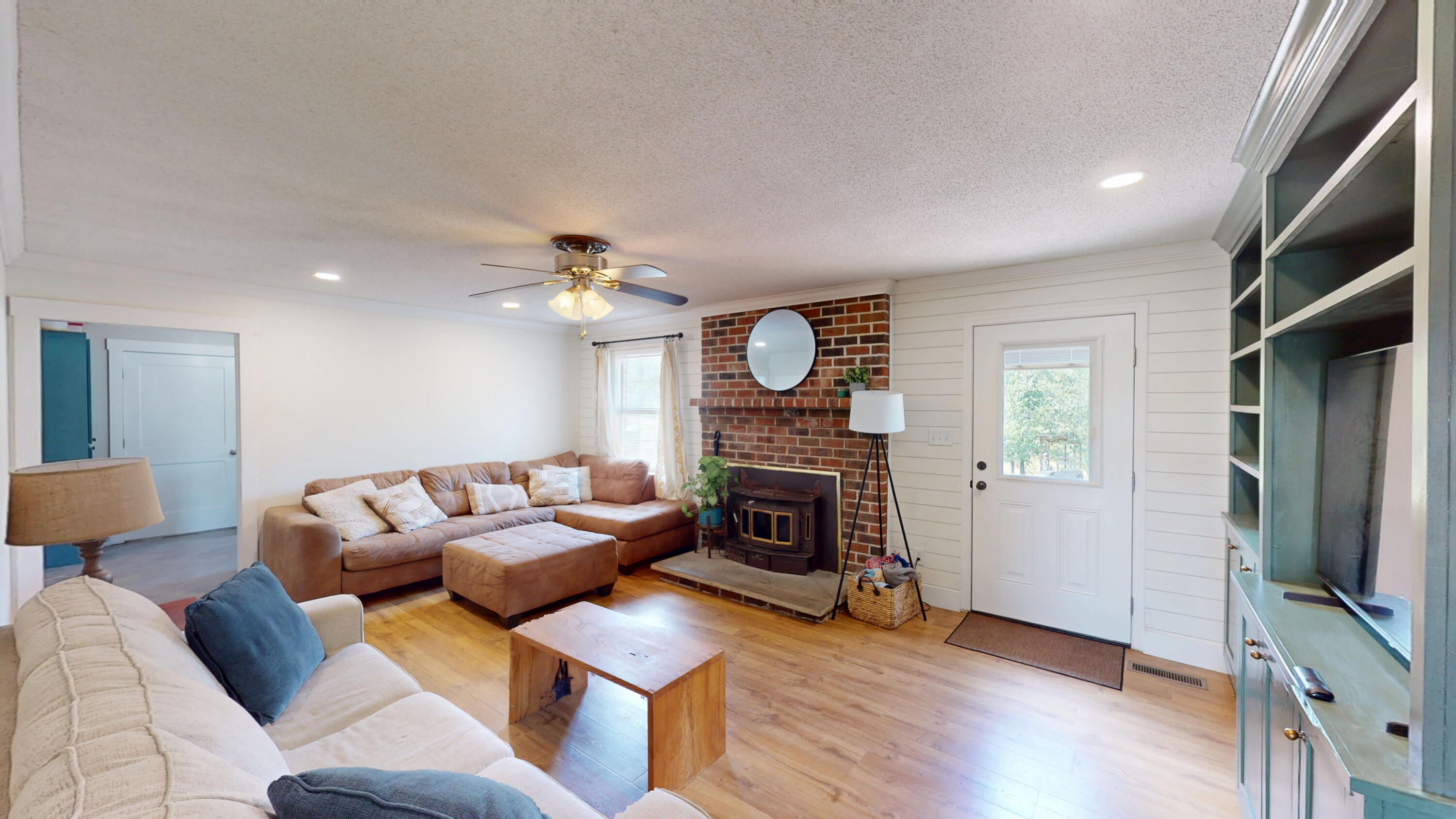 247 Bell Harrison Road Evensville, TN 37332 - Photo 2 of 21 2-Living Room 1