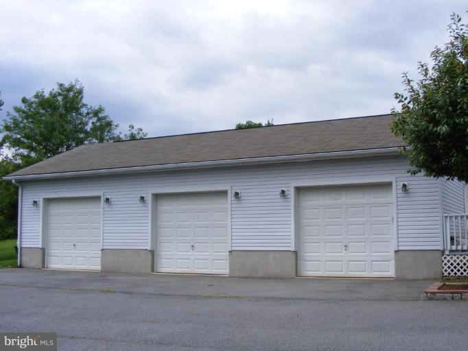 43 Surrey Lane Rising Sun, MD 21911 - Photo 3 of 22 Garage 1