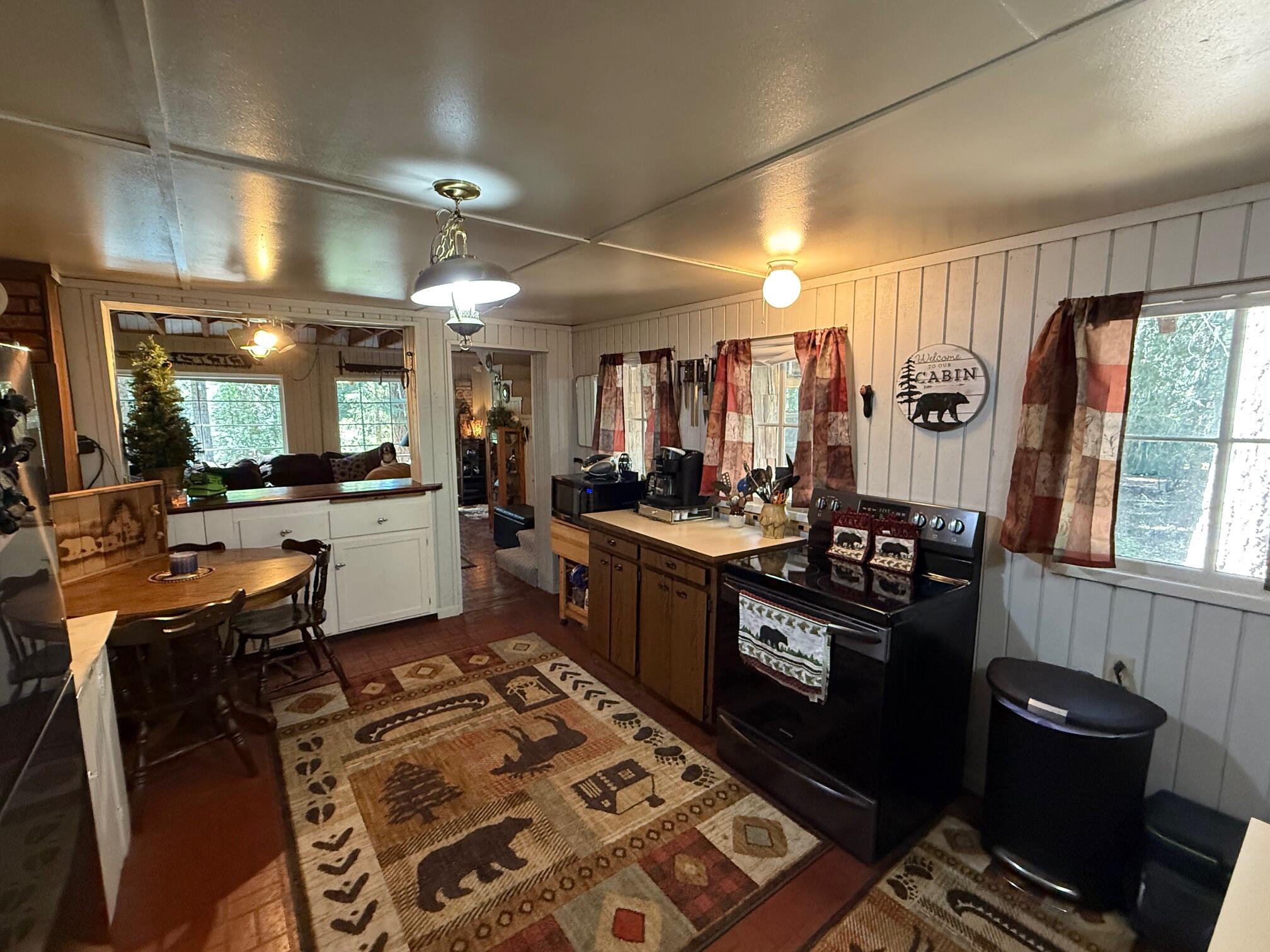 4 Fish Lake Ashland, OR 97520 - Photo 11 of 39 Kitchen 5