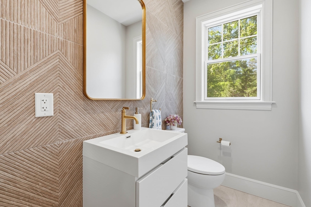 131 Maple Street Scituate, MA 02066 - Photo 9 of 41