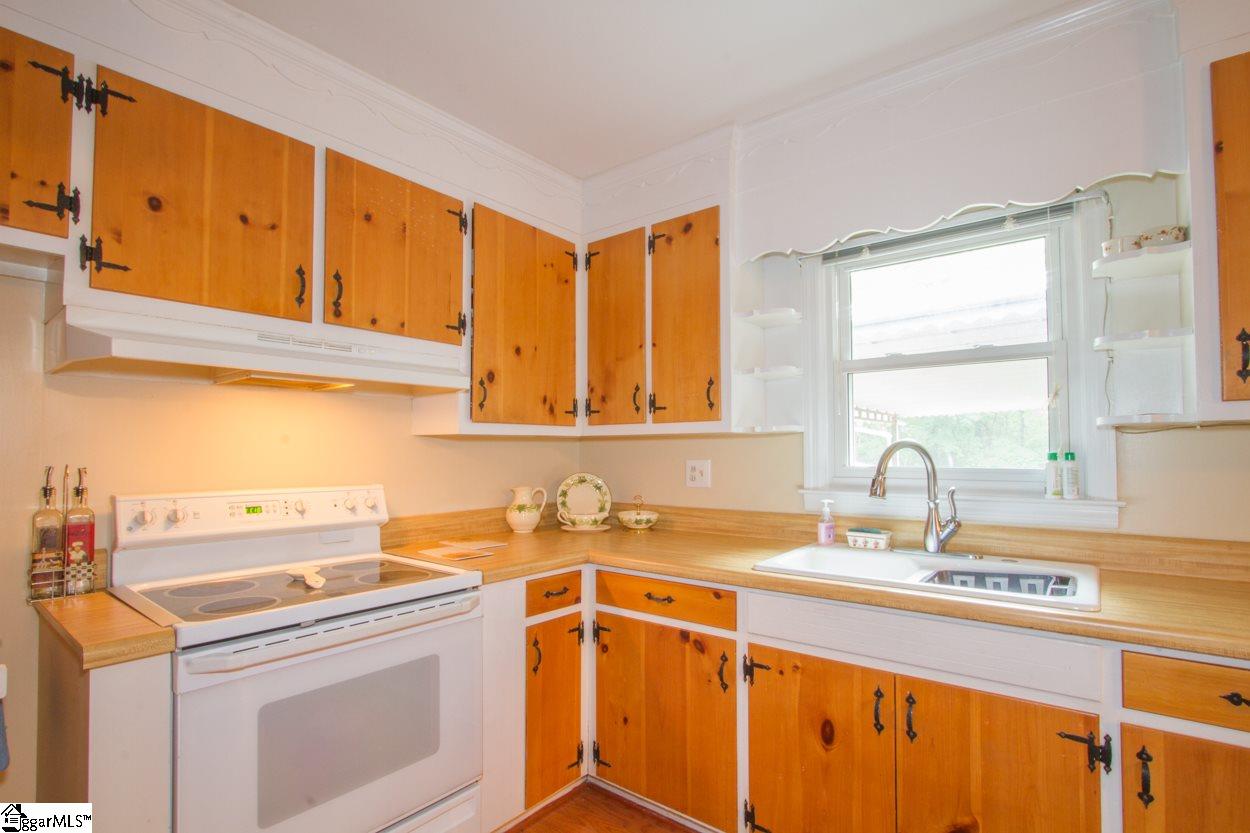 323 New Woodruff Road Greer, SC 29651 - Photo 12 of 35 Gallery Image 12