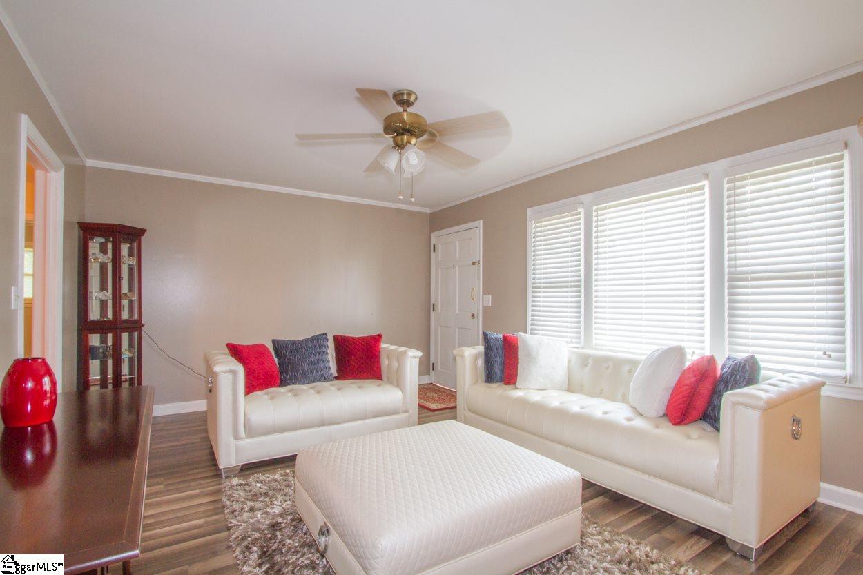 323 New Woodruff Road Greer, SC 29651 - Photo 5 of 35 Gallery Image 5