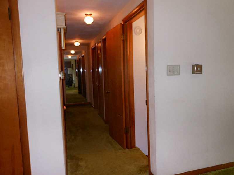 127 Ridge Drive Apollo, PA 15613 - Photo 13 of 25 Other. HALLWAY WITH FULL LENTH MIRROR AT END