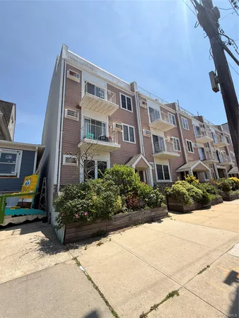 $559,000 | 138 Beach 92nd Street, Unit 1A | Hammels
