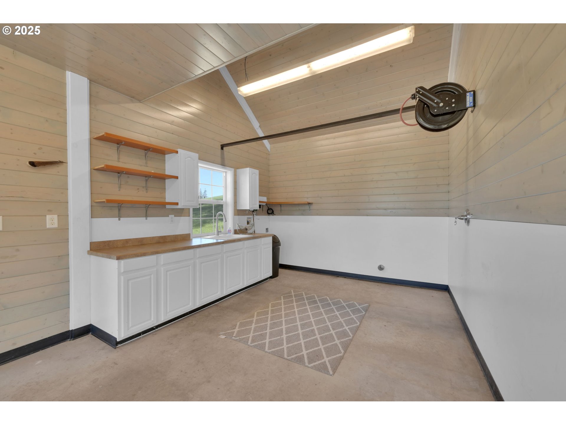 27730 Erickson Road Eugene, OR 97402 - Photo 37 of 47 Gallery Image 37