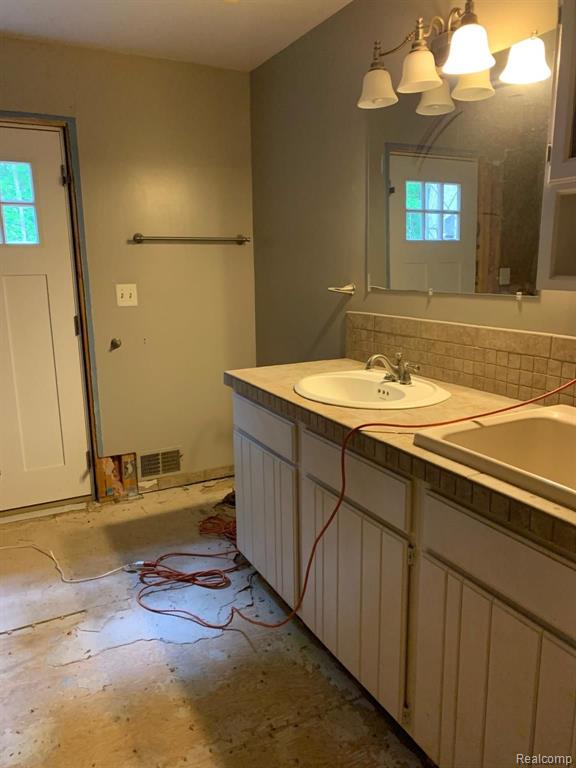 1395 Hadley Road Lapeer, MI 48446 - Photo 25 of 45