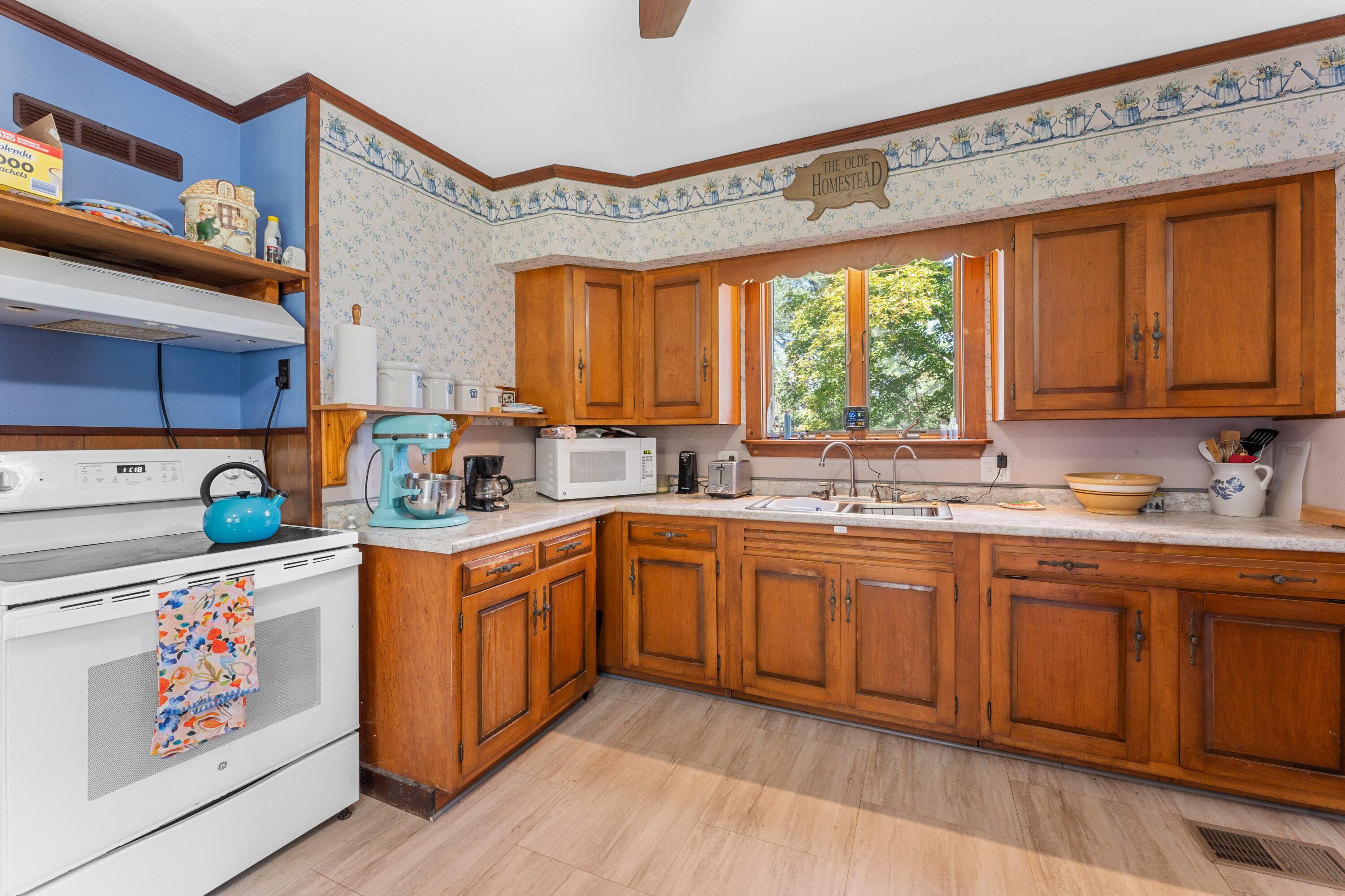3091 West River Road Sidney, ME 04330 - Photo 16 of 47 Kitchen