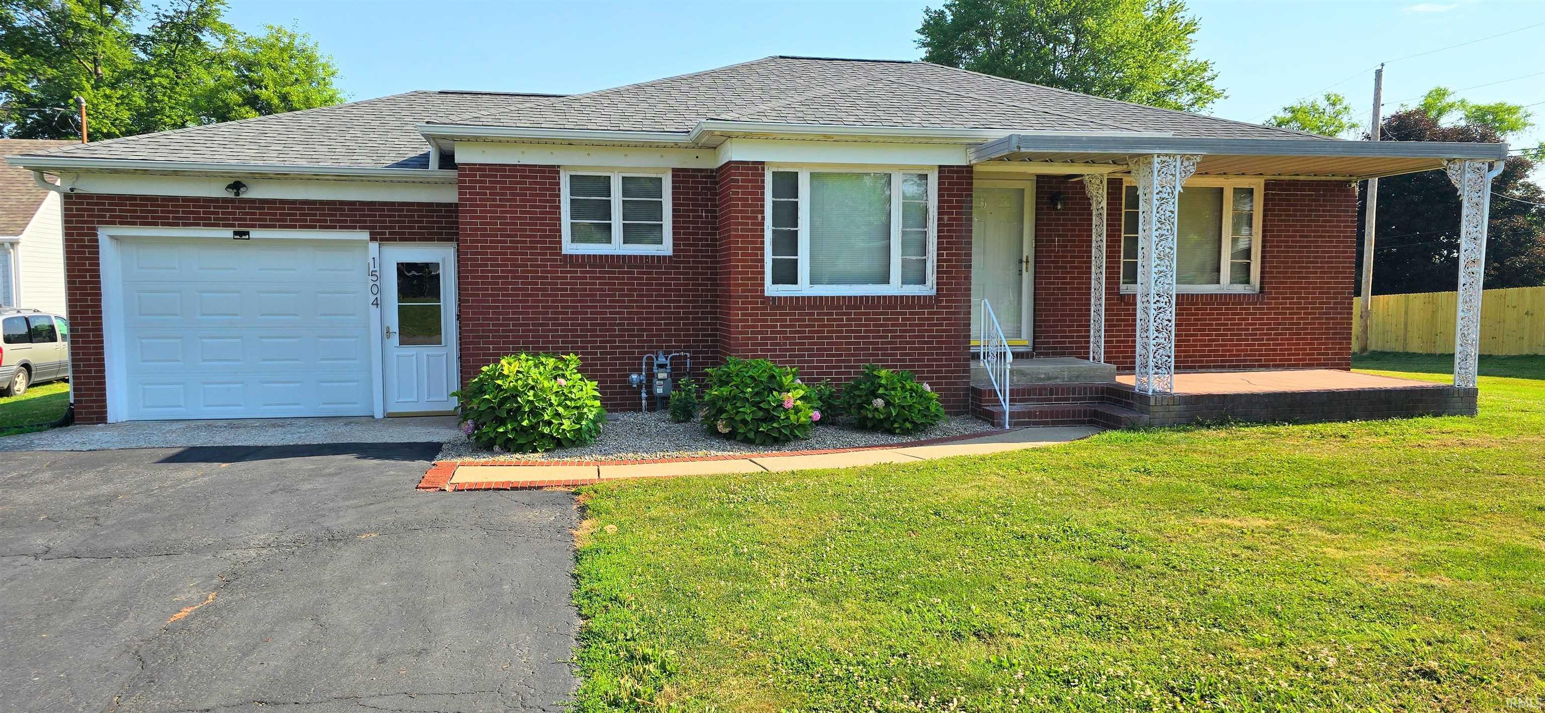1504 State Street Washington, IN 47501 - Photo 1 of 34 Gallery Image 1