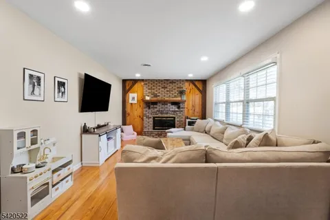 $575,000 | 719 Brooklyn Avenue, Raritan, NJ 08869