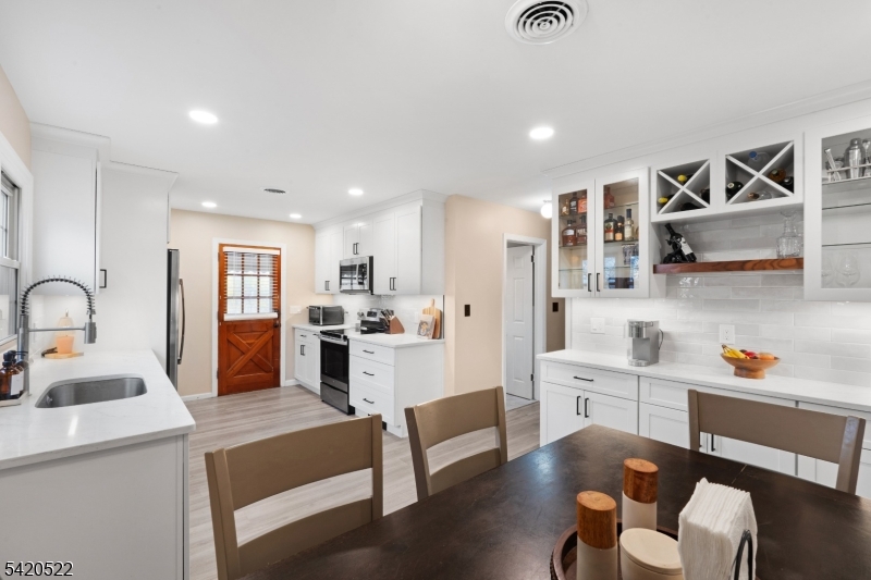 719 Brooklyn Avenue Raritan, NJ 08869 - Photo 10 of 24