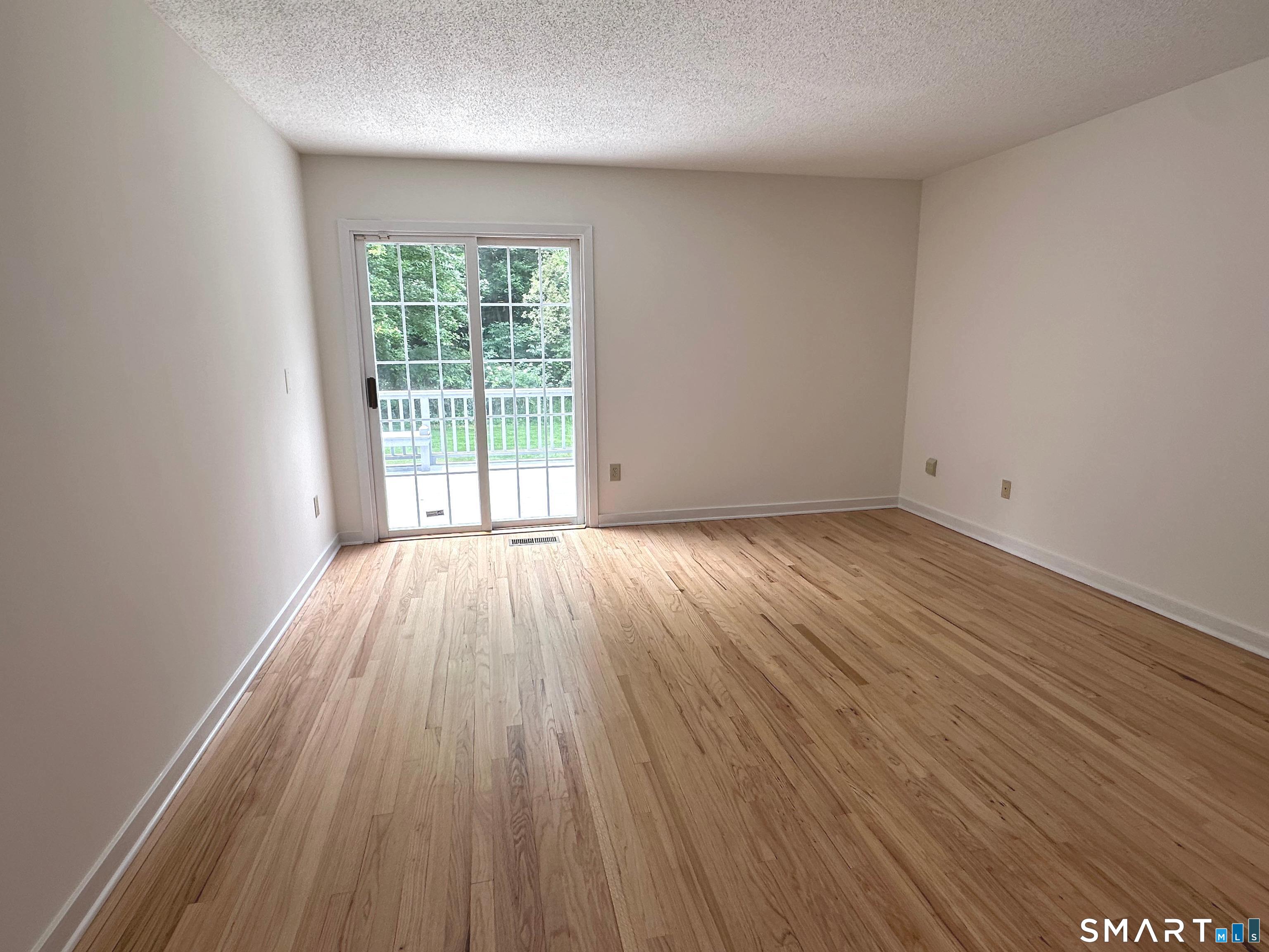 166 Glengarry Road, Unit 166 Fairfield, CT 06825 - Photo 18 of 39