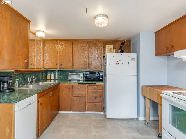 $435,000 | 9545 North Iris Way, Portland, OR 97203