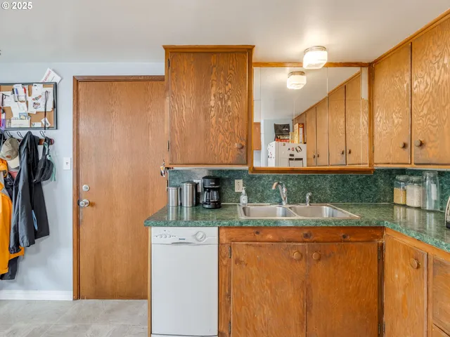 $435,000 | 9545 North Iris Way, Portland, OR 97203