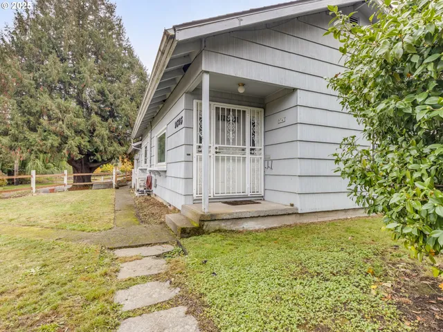 $435,000 | 9545 North Iris Way, Portland, OR 97203