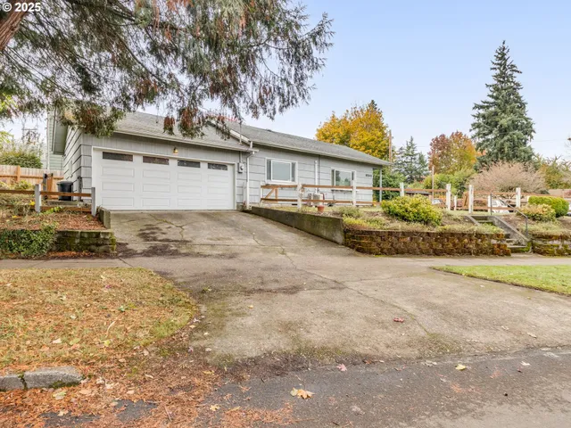 $435,000 | 9545 North Iris Way, Portland, OR 97203