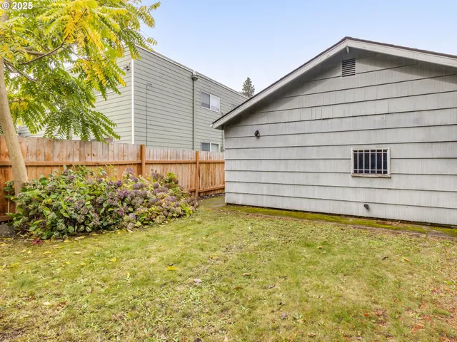 $435,000 | 9545 North Iris Way, Portland, OR 97203
