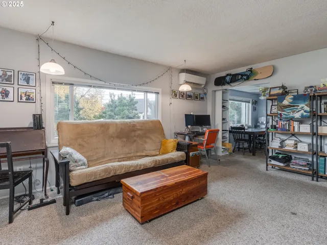 $435,000 | 9545 North Iris Way, Portland, OR 97203