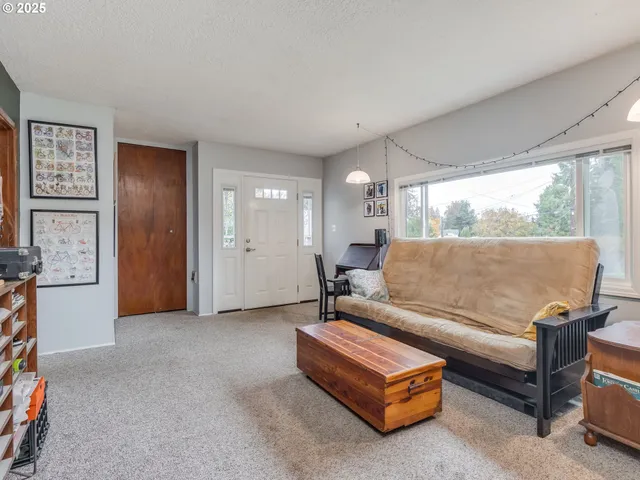 $435,000 | 9545 North Iris Way, Portland, OR 97203