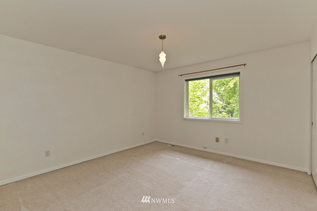 9914 Northeast 157th Street Bothell, WA 98011 - Photo 22 of 30 Gallery Image 22