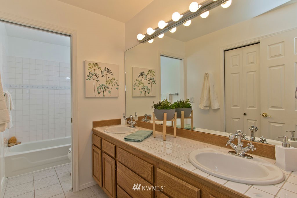 9914 Northeast 157th Street Bothell, WA 98011 - Photo 23 of 30 Gallery Image 23