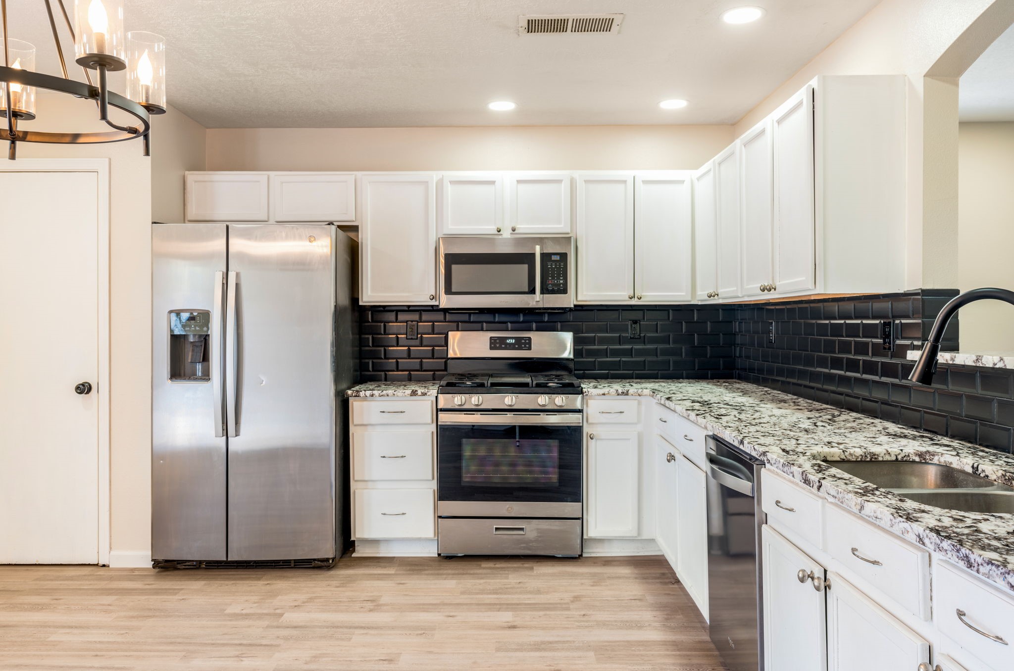 7419 Cripple Creek Road Northwest Albuquerque, NM 87114 - Photo 10 of 33