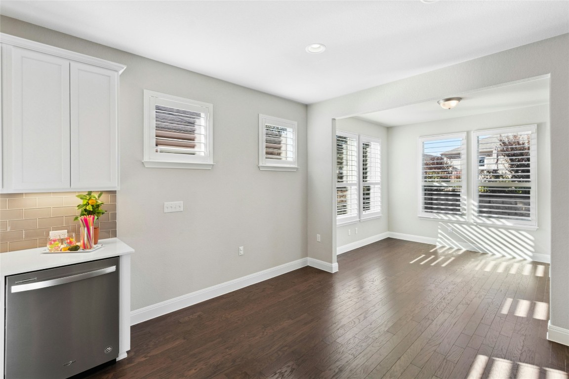 207 Longview Lane Georgetown, TX 78633 - Photo 11 of 37