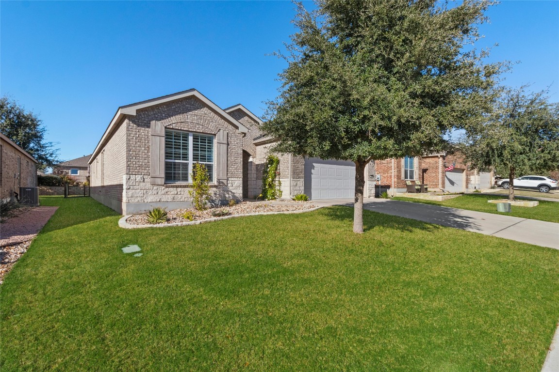 207 Longview Lane Georgetown, TX 78633 - Photo 1 of 37 Front Yard