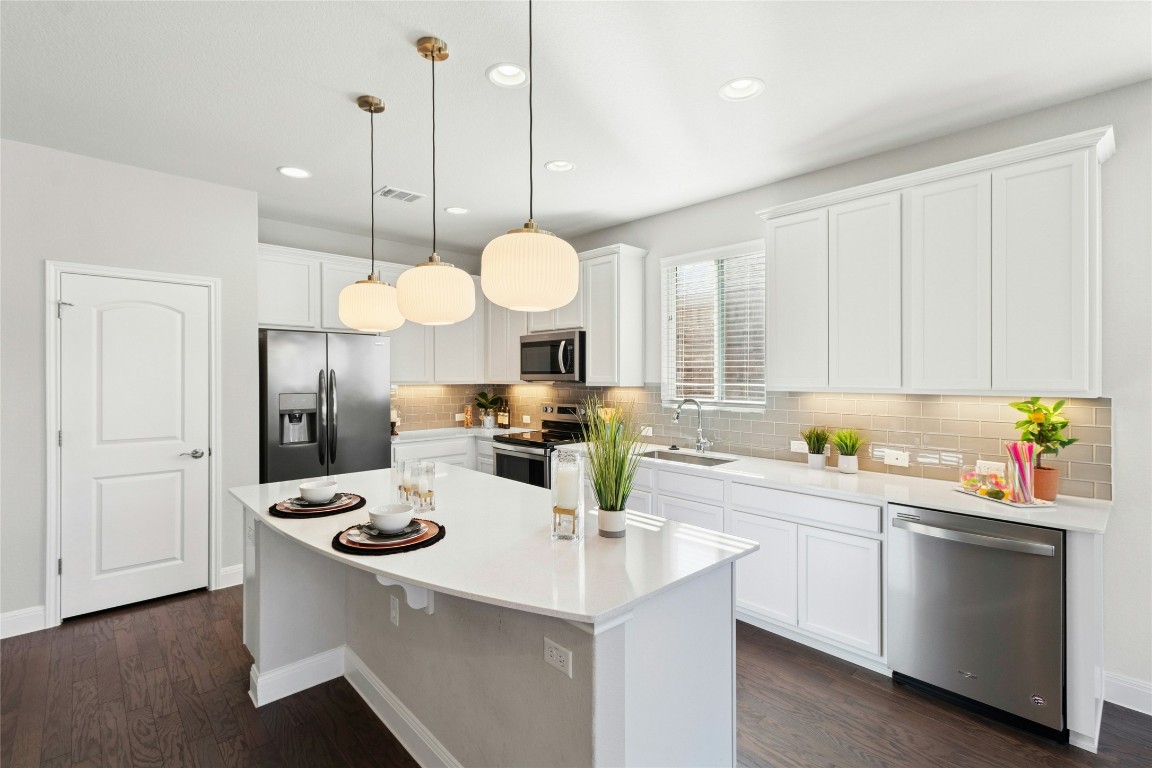 207 Longview Lane Georgetown, TX 78633 - Photo 5 of 37