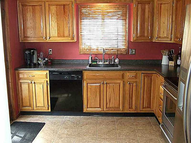 699 Knotty Oak Road Coventry, RI 02816 - Photo 8 of 21 Kitchen.