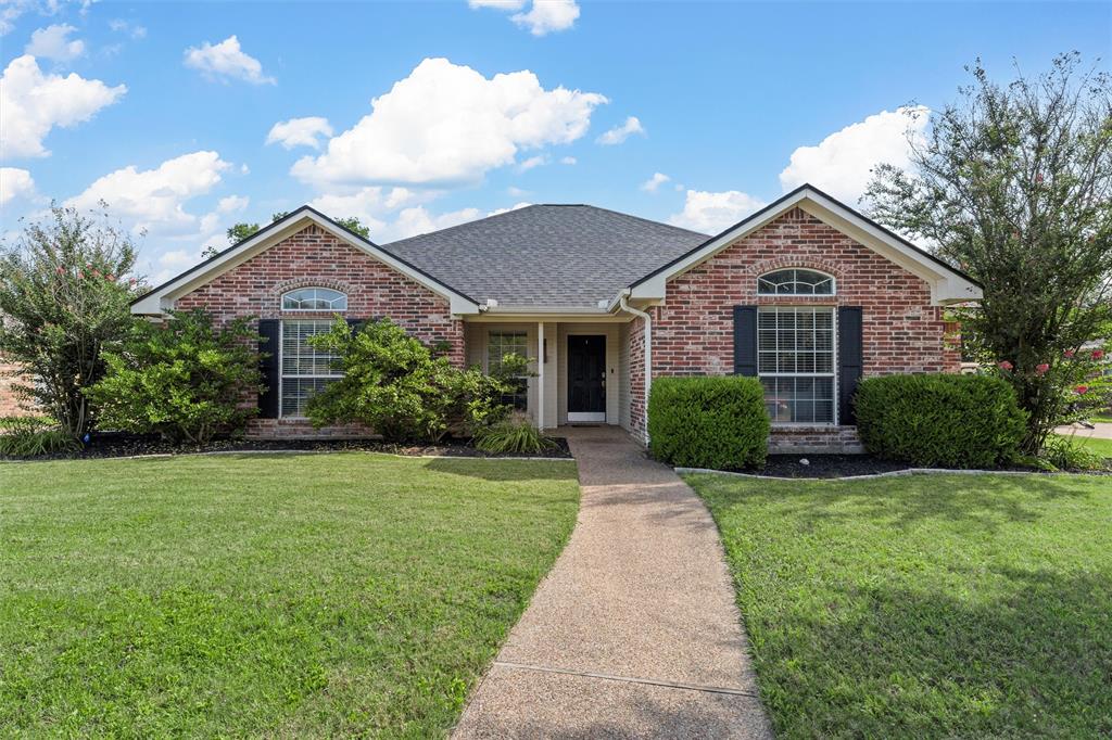 952 Cheyenne Trail Hewitt, TX 76643 - Photo 1 of 1 Ranch-style home featuring brick siding, a front lawn, and roof with shingles