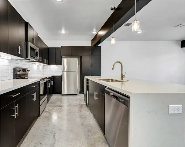 $2,795 | 211 Lynn Drive, Unit 101, Bryan, TX 77801