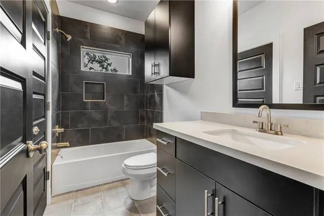 $2,795 | 211 Lynn Drive, Unit 101, Bryan, TX 77801