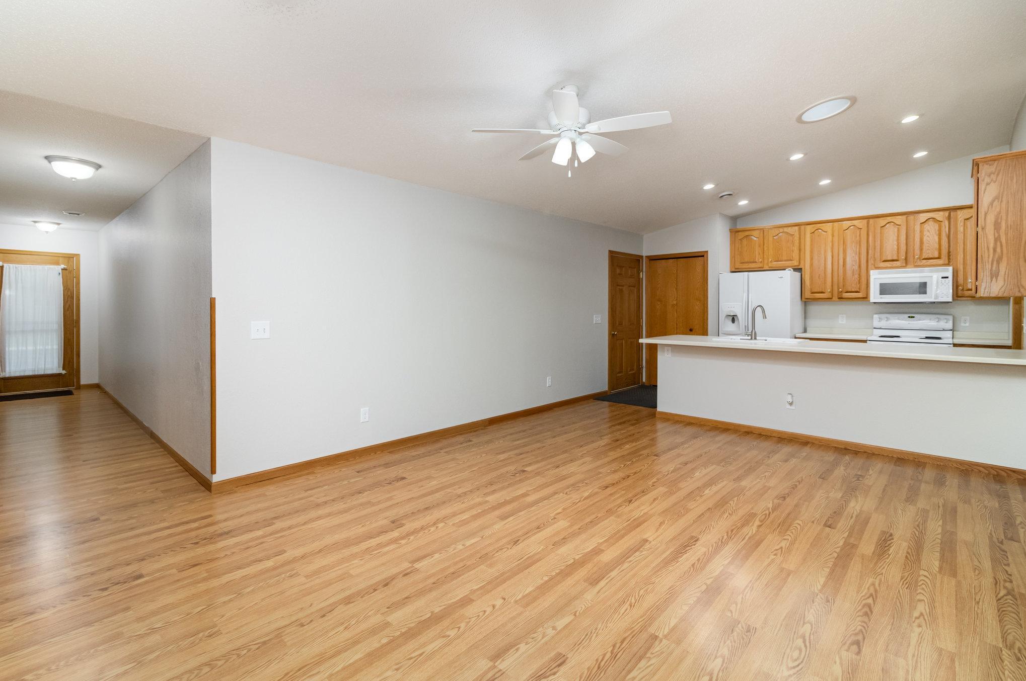 218 6th Street Northeast Montgomery, MN 56069 - Photo 4 of 24